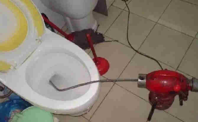 合水马桶通下水